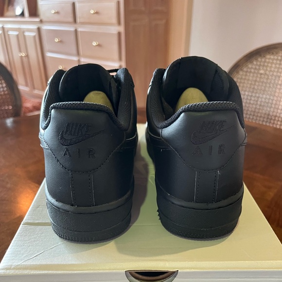 MEN'S NIKE AIR FORCE 1 LOW CASUAL SHOES - Picture 4 of 10